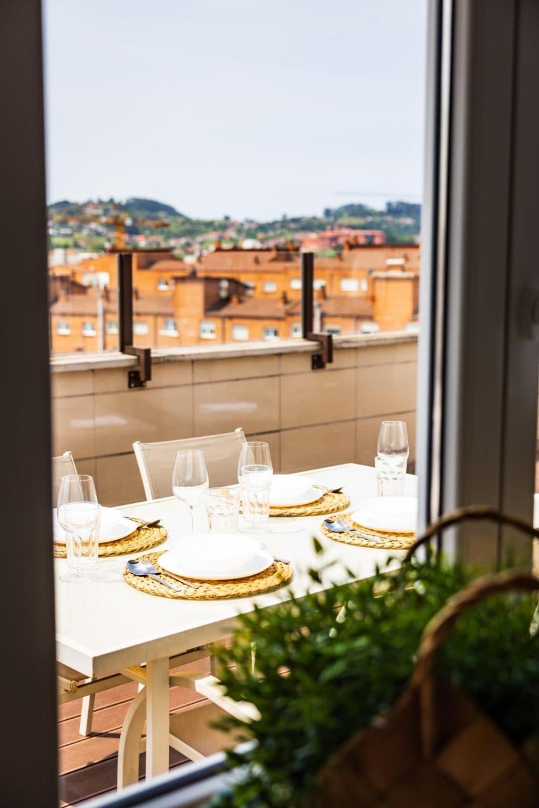 Appartamento Lujoso Atico Entre 2 Playas Con Garaje, Terraza, Vistas Y Wifi Gijón Esterno foto